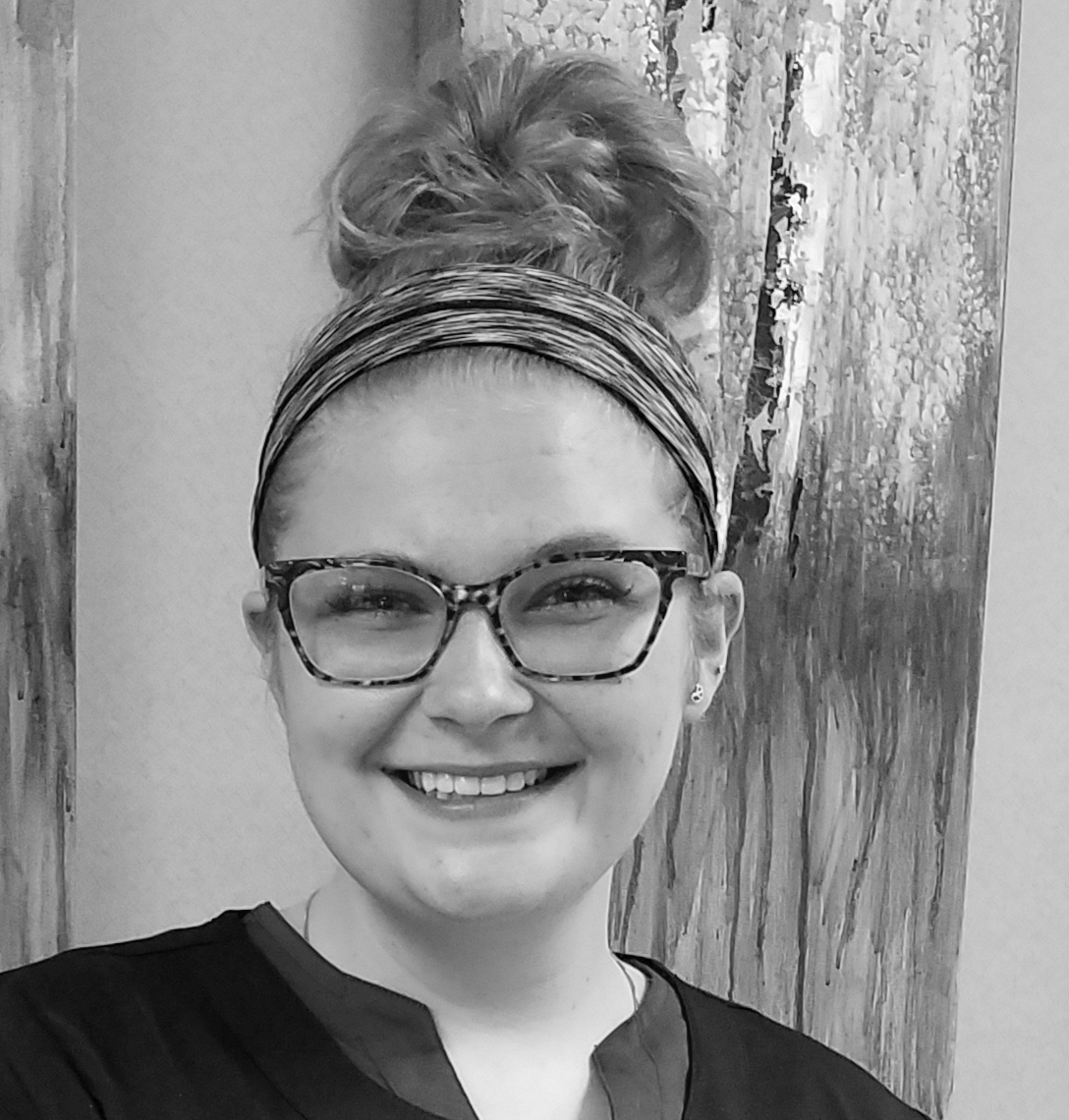 Jerri Schulte, Assistant